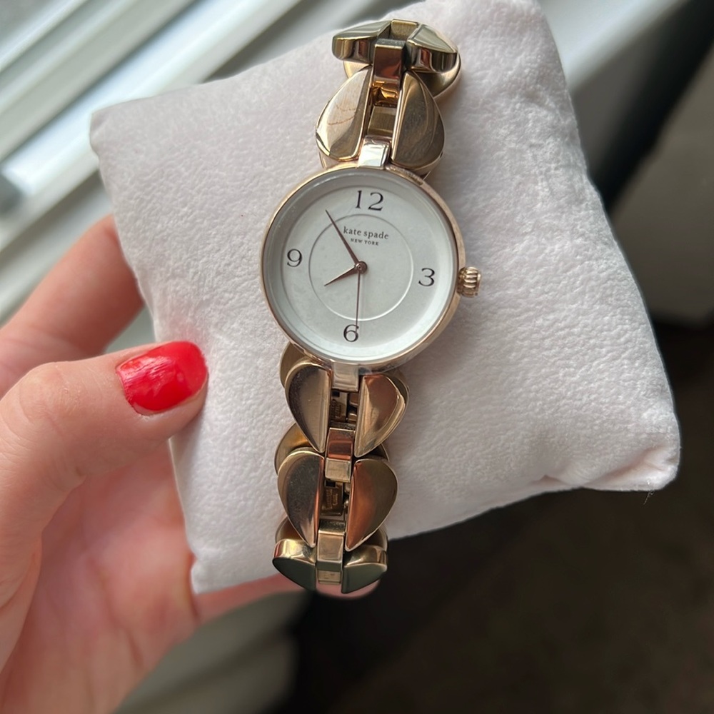 Brand new (plastic still on) gorgeous Kate spade rose gold/copper heart watch